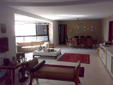 4 quarto(s), 2 suite(s), 3 sala(s), 3 vaga(s), R$  1.390.000,00
