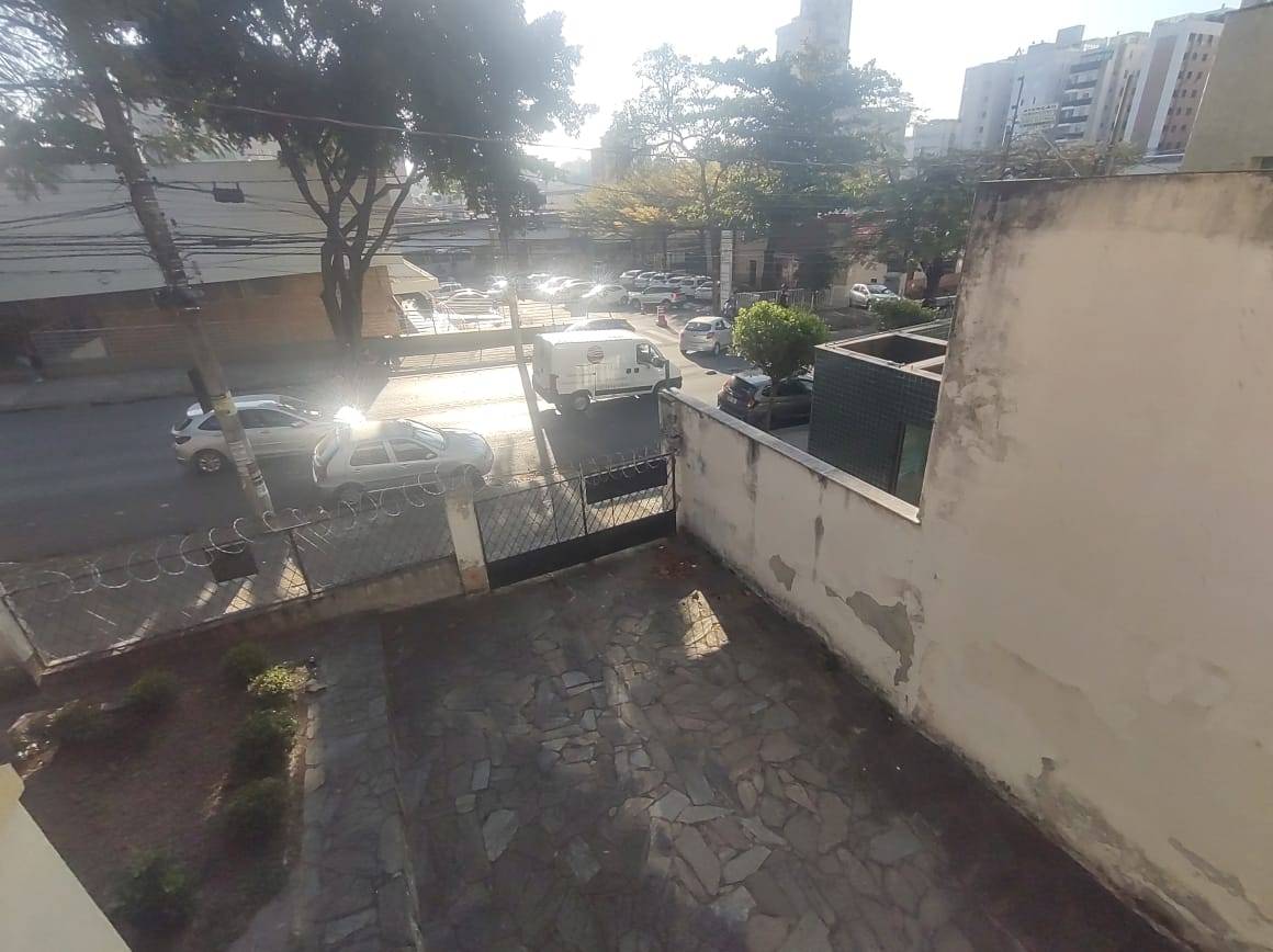 Casa comercial com 4 Quartos, Gutierrez, Belo Horizonte