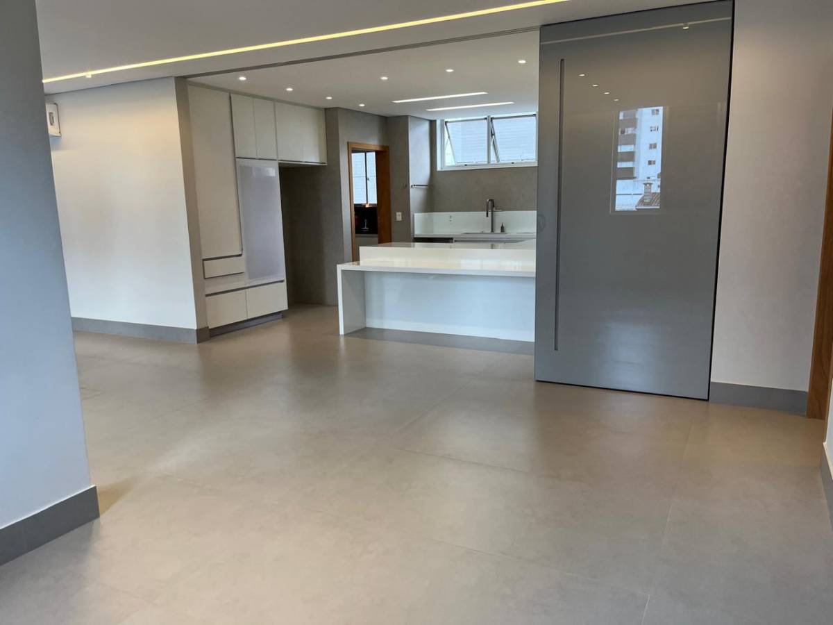 Apartamento com 4 Quartos, Santo Agostinho, Belo Horizonte