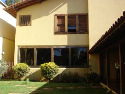 Casa de 690,00m², à venda