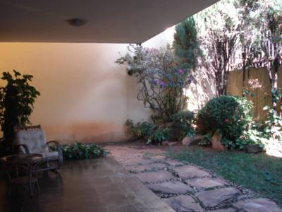 Casa de 690,00m², à venda