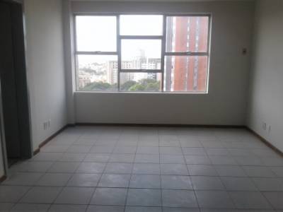 Sala de 24,80m², para alugar
