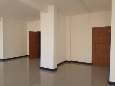 Sala de 130,00m², para alugar