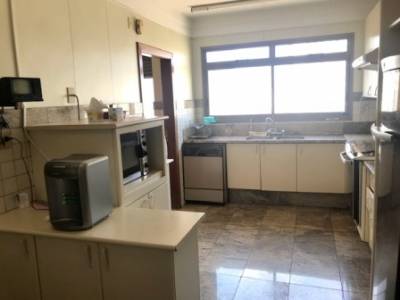 Apartamento de 240,00m², à venda