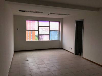 Sala de 248,80m², à venda