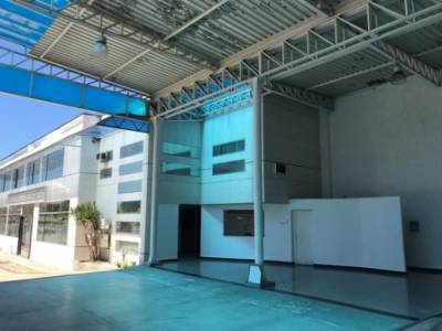 Loja de 1.130,00m², à venda