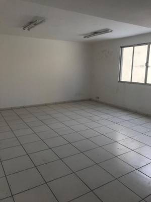Sala de 41,67m², para alugar