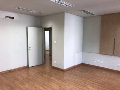 Casa comercial de 200,00m², para alugar