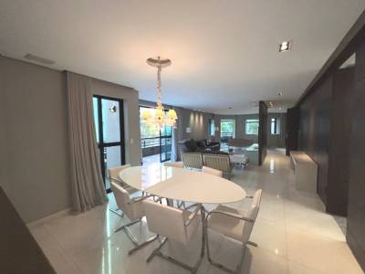 Apartamento de 230,00m², à venda